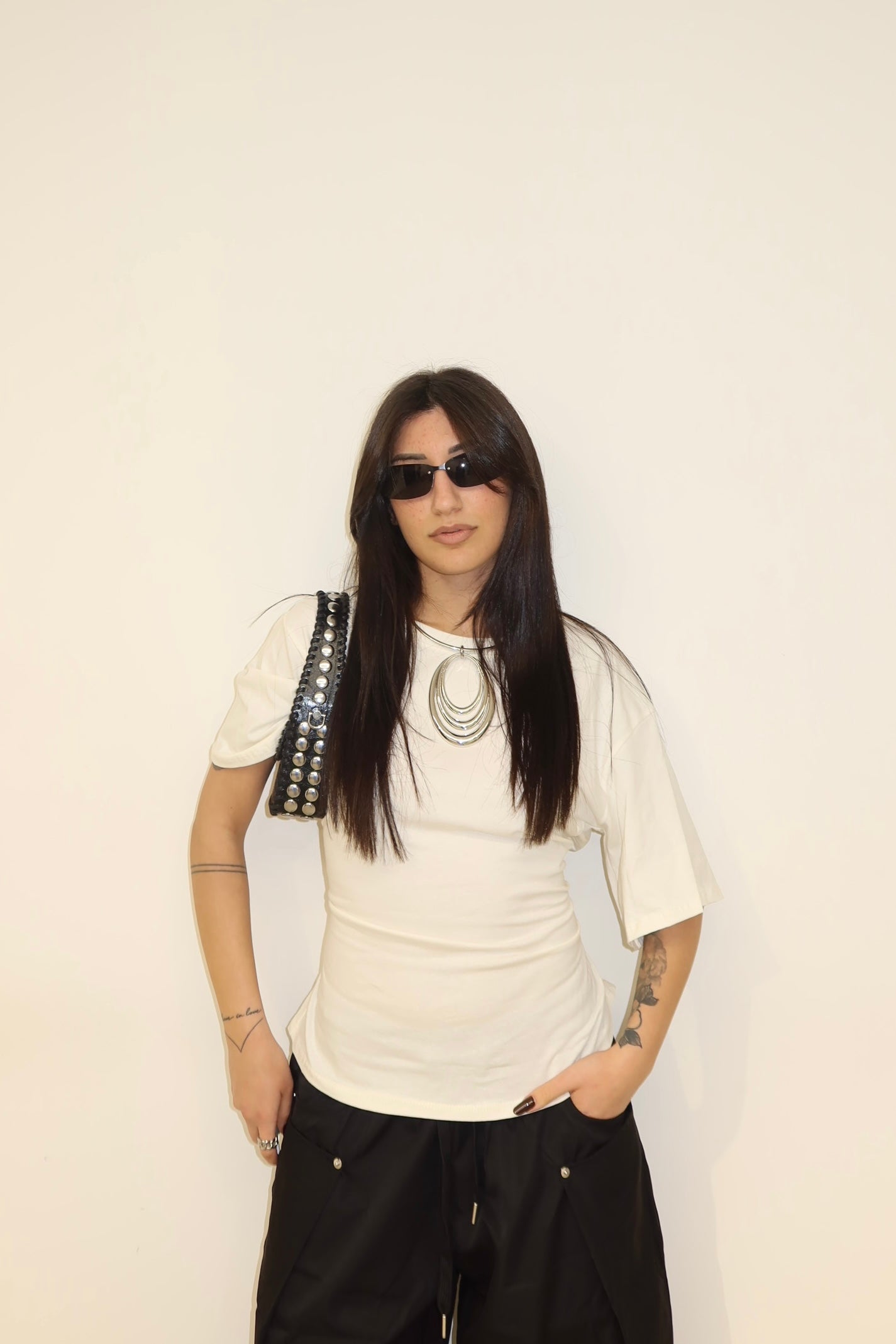 T-shirt in cotone con stringhe sul retro panna